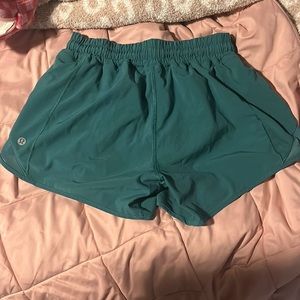 Lululemon hotty high 2.5 shorts